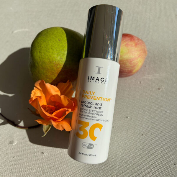 DAILY PREVENTION protect & refresh mist SPF 30